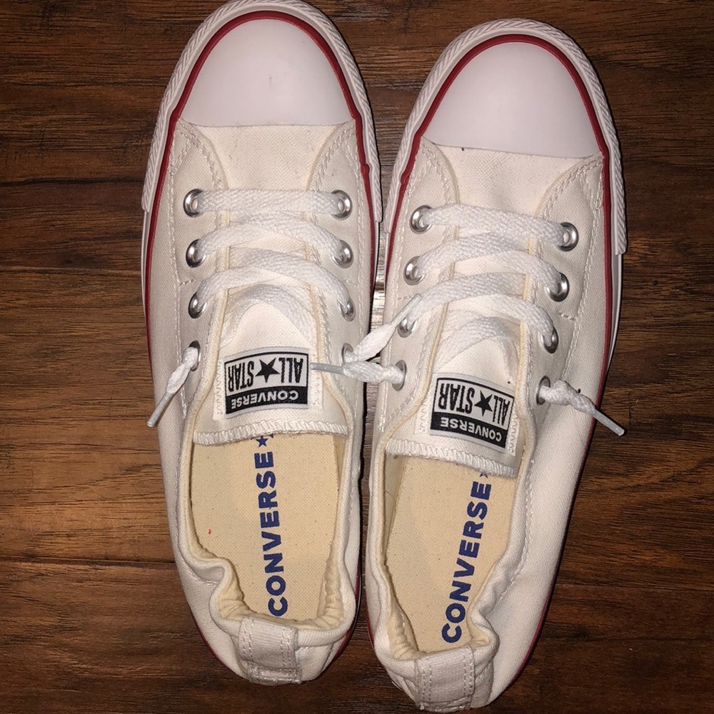 Chuck Taylor women’s white low-top Converse size 9